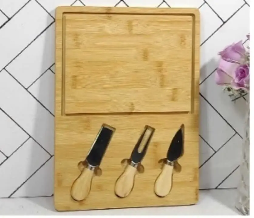 همراه با (چنگال، کارد و کاردک)