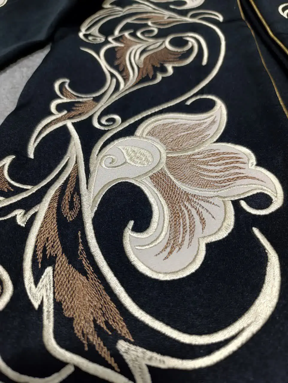 ن🖋نام: مانتو هلیا
