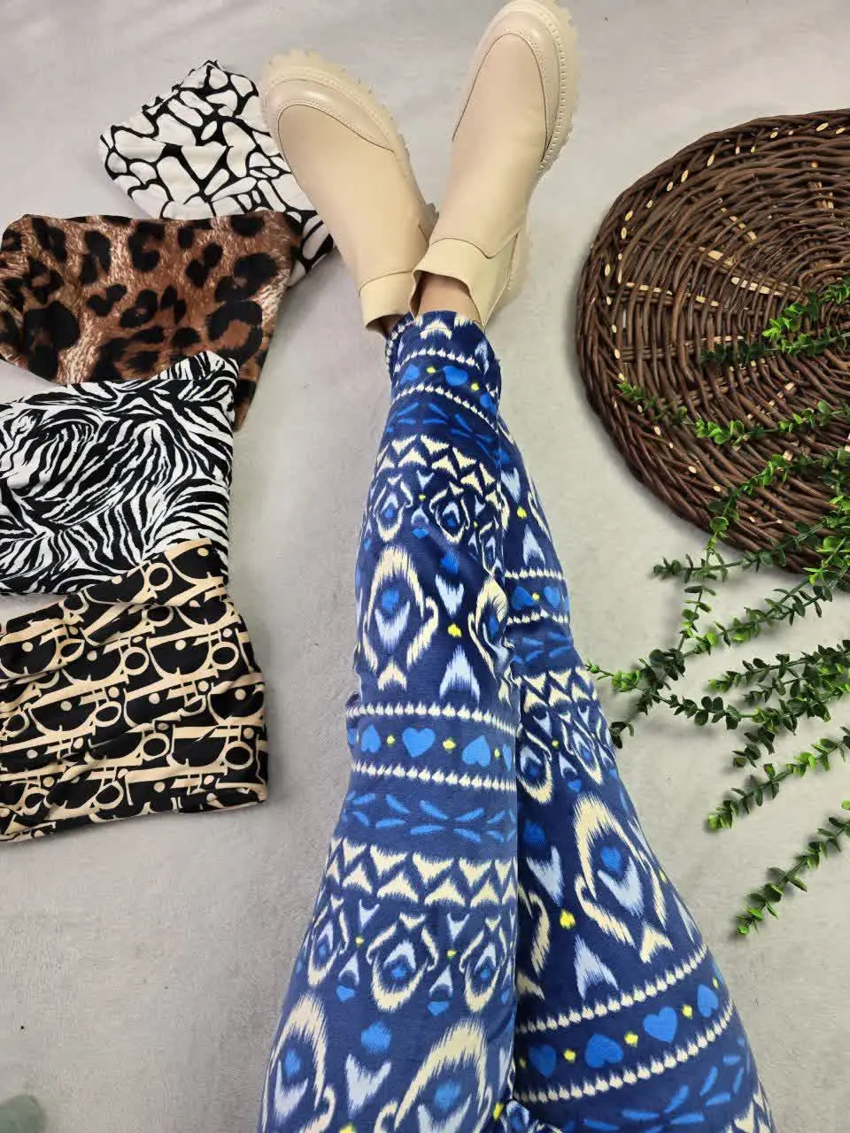 🍁 نام: شلوار مخمل طرحدار
