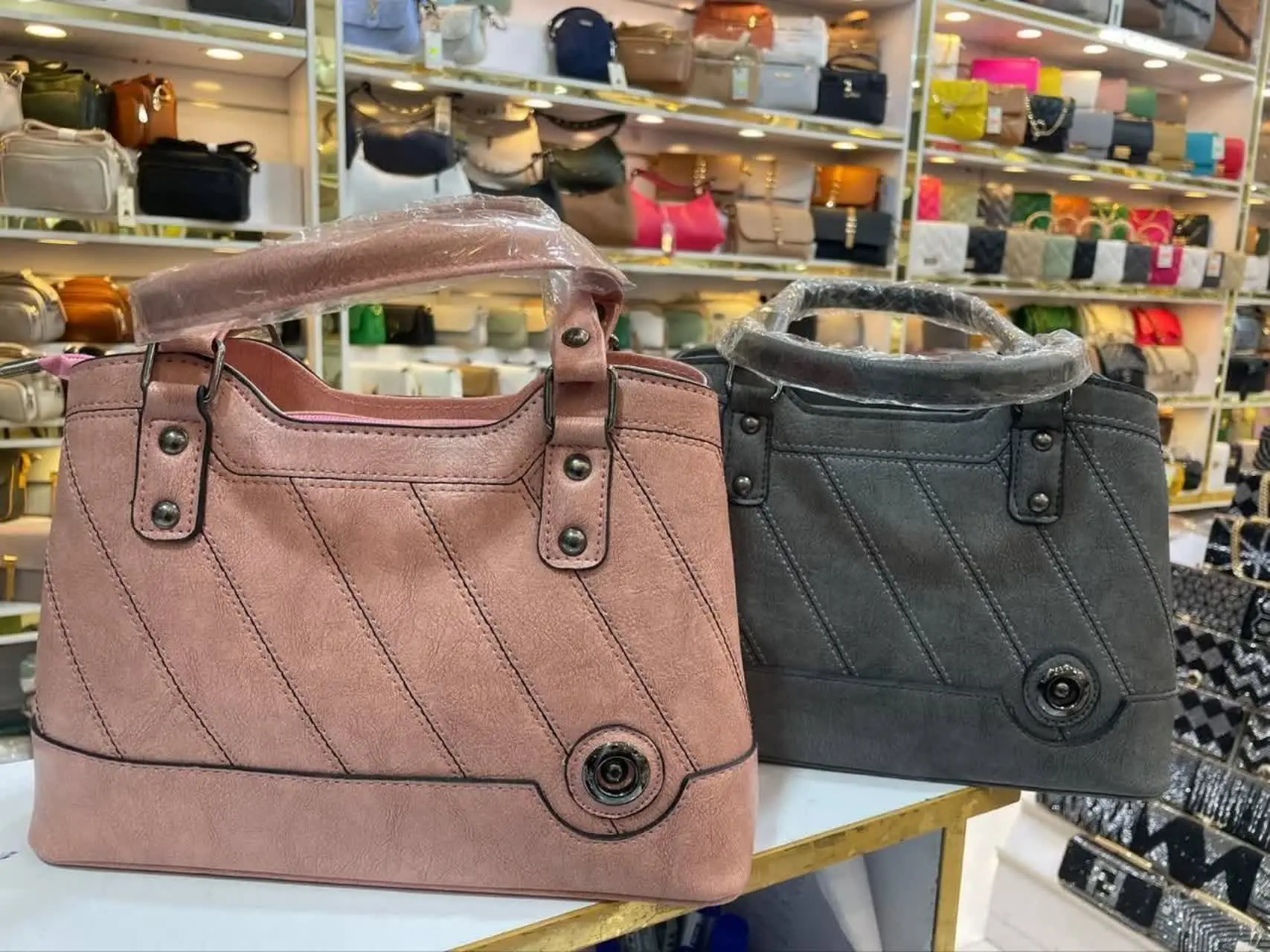  تنوع بالا در #بیش از ۱۰۰۰ هزار مدل 
