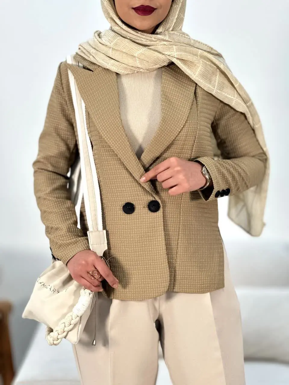 نام: کت آتیس
