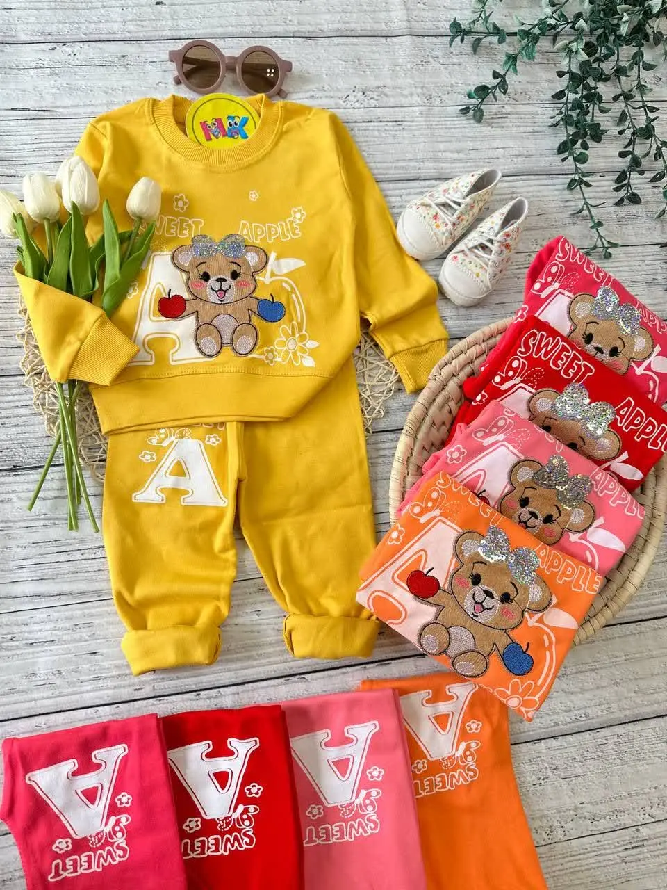 بلوز شلوار طرح خرس و سیب پولک دار نوزادی و کودک کد ۱۷۳۰۳۸ 
