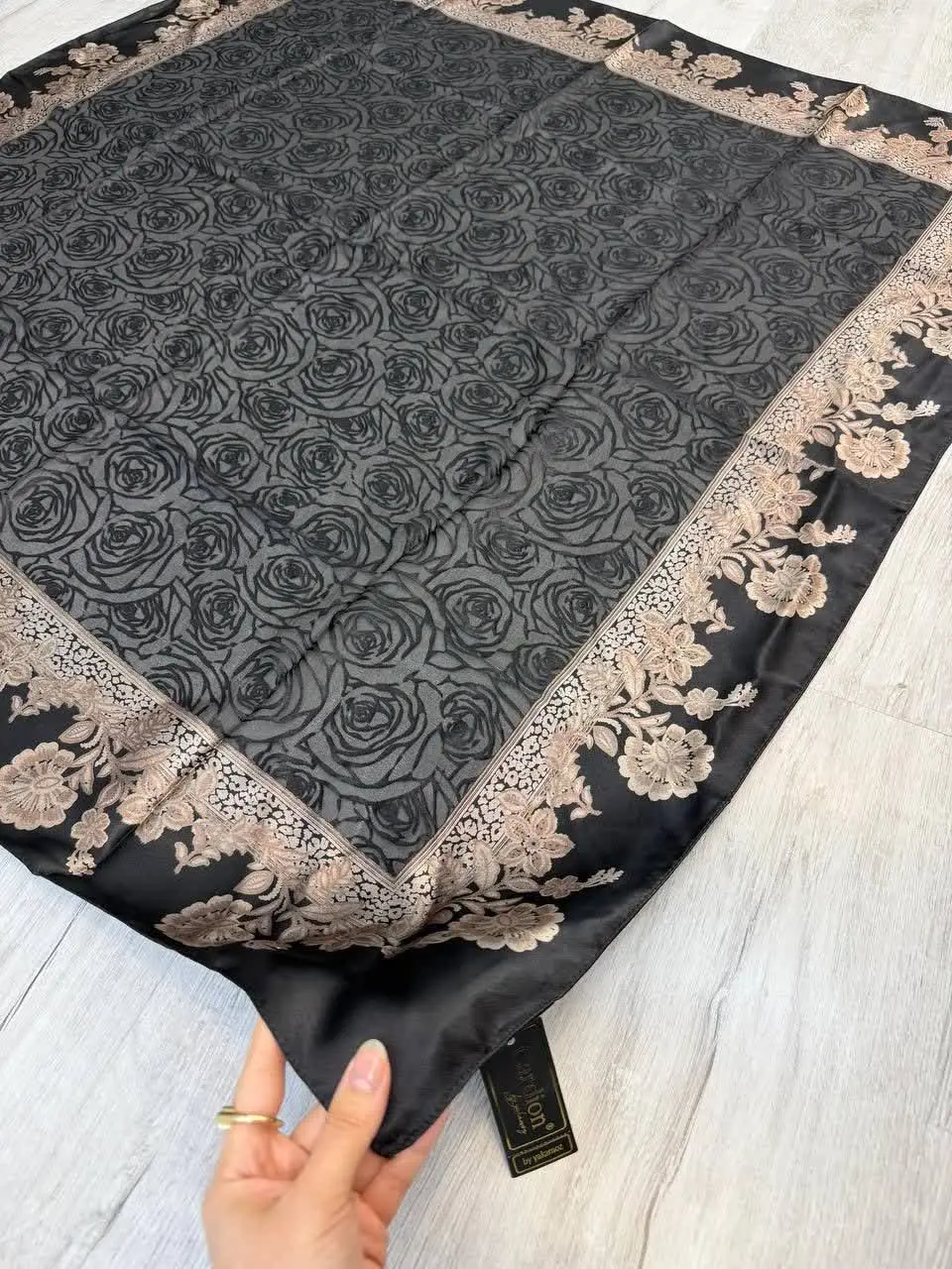 روسری برند لاکچری کاردیون ت...