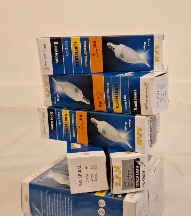 ۱۸۰۰ عدد لامپ 
