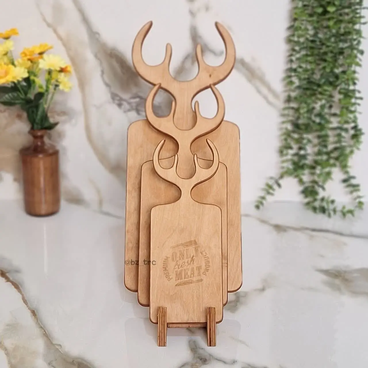 🦌 تخته سرو / برش گوزن چهارگوش کشیده 
