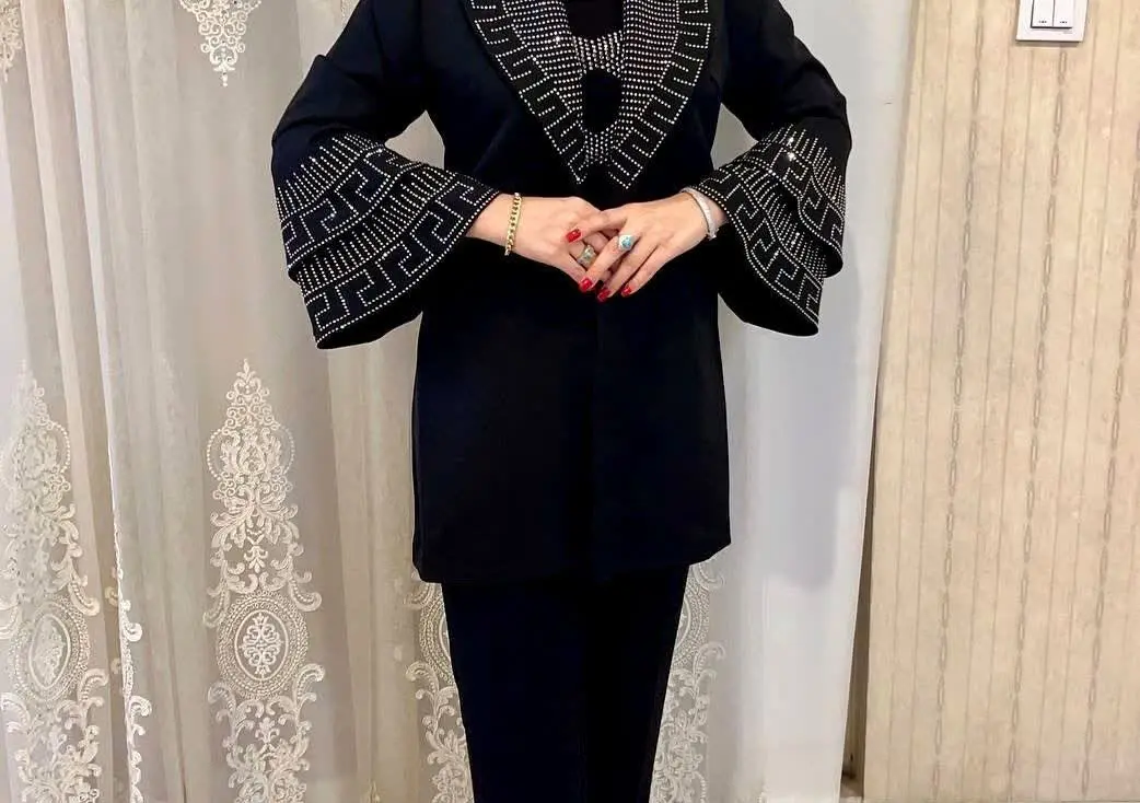 👚نام: مانتو کتی مجلسی آستین کلوش طرح ورساچ شارژ شد😍😍
