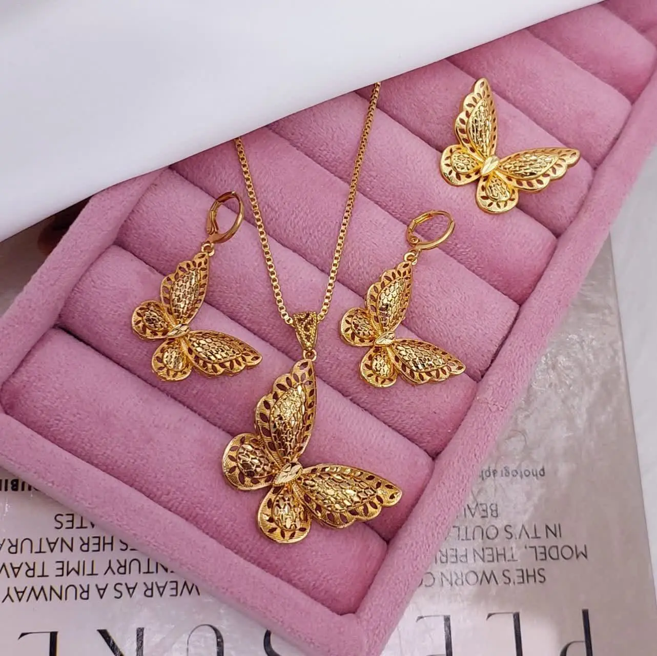 نیم ست پروانه طرح طلا🦋🦋