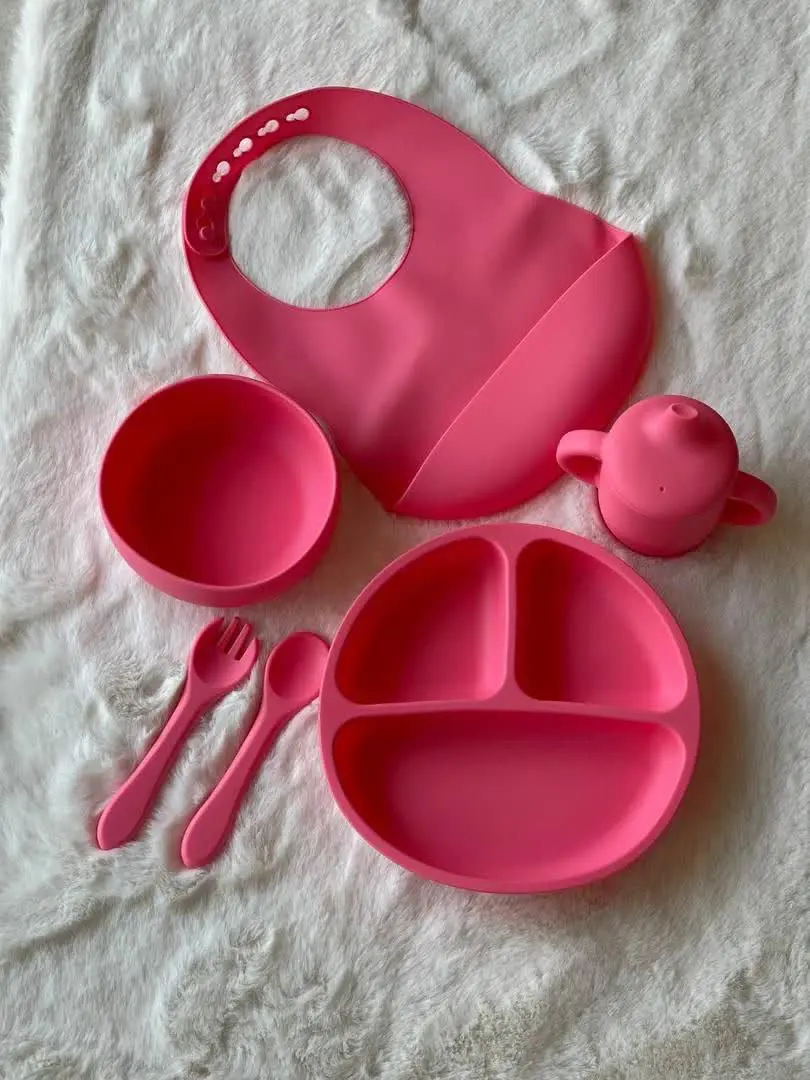 ست ۶ تکه غذاخوری کودک سیلیکونی
