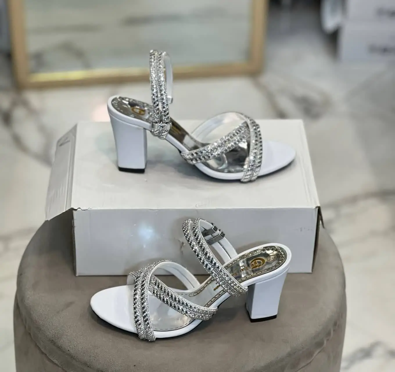 رویه ایینه ای نگین دار