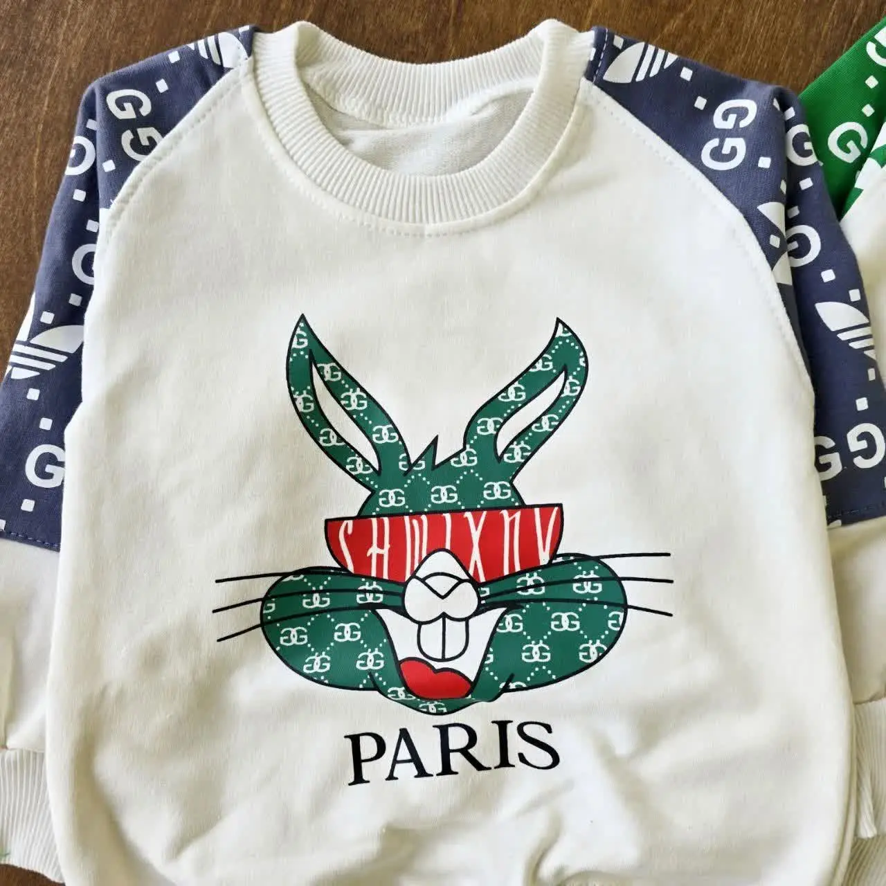 بلوز شلوار خرگوش گوچی سایز ۳۵ تا ۴۵ 
