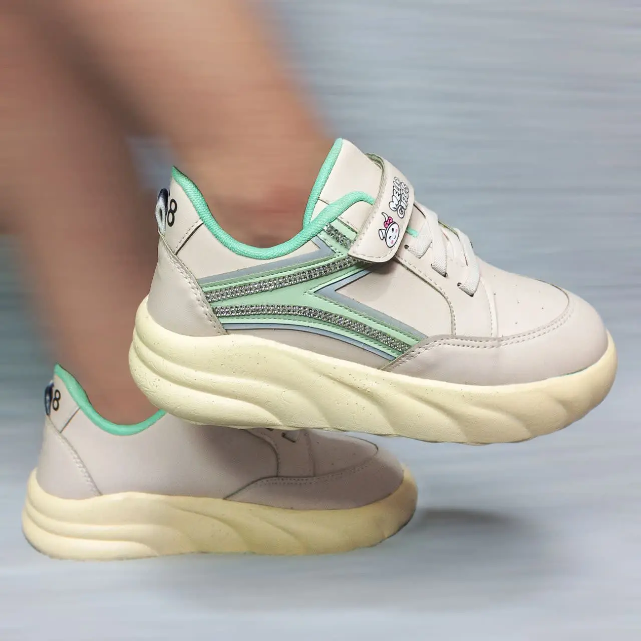 👟نام: نگینی بچگانه
