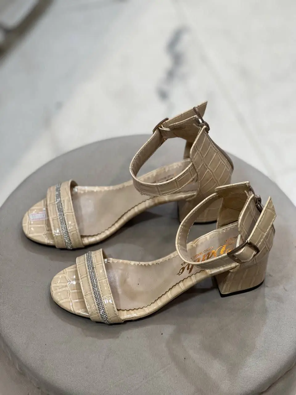 سایز ۳۷ ۳۹ ۴۰ ۳۸
