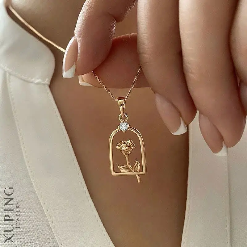 گردنبند رز جاودان از برند ژ...