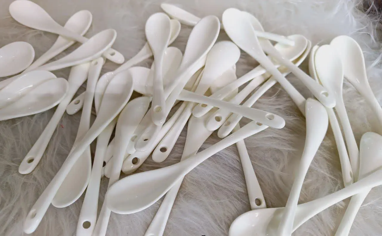 قاشق چینی وارداتی شارژ شد 😍👌
