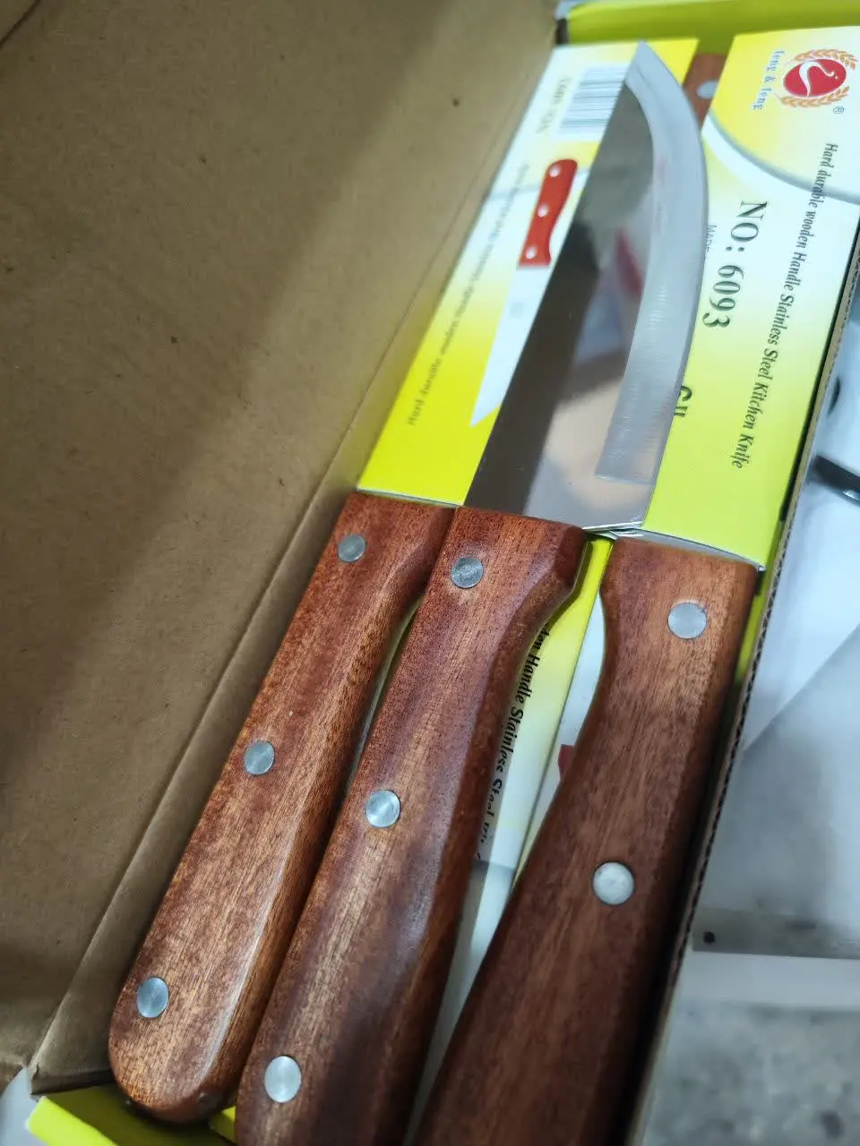 چاقو سه میخ دسته چوبی اعلا
