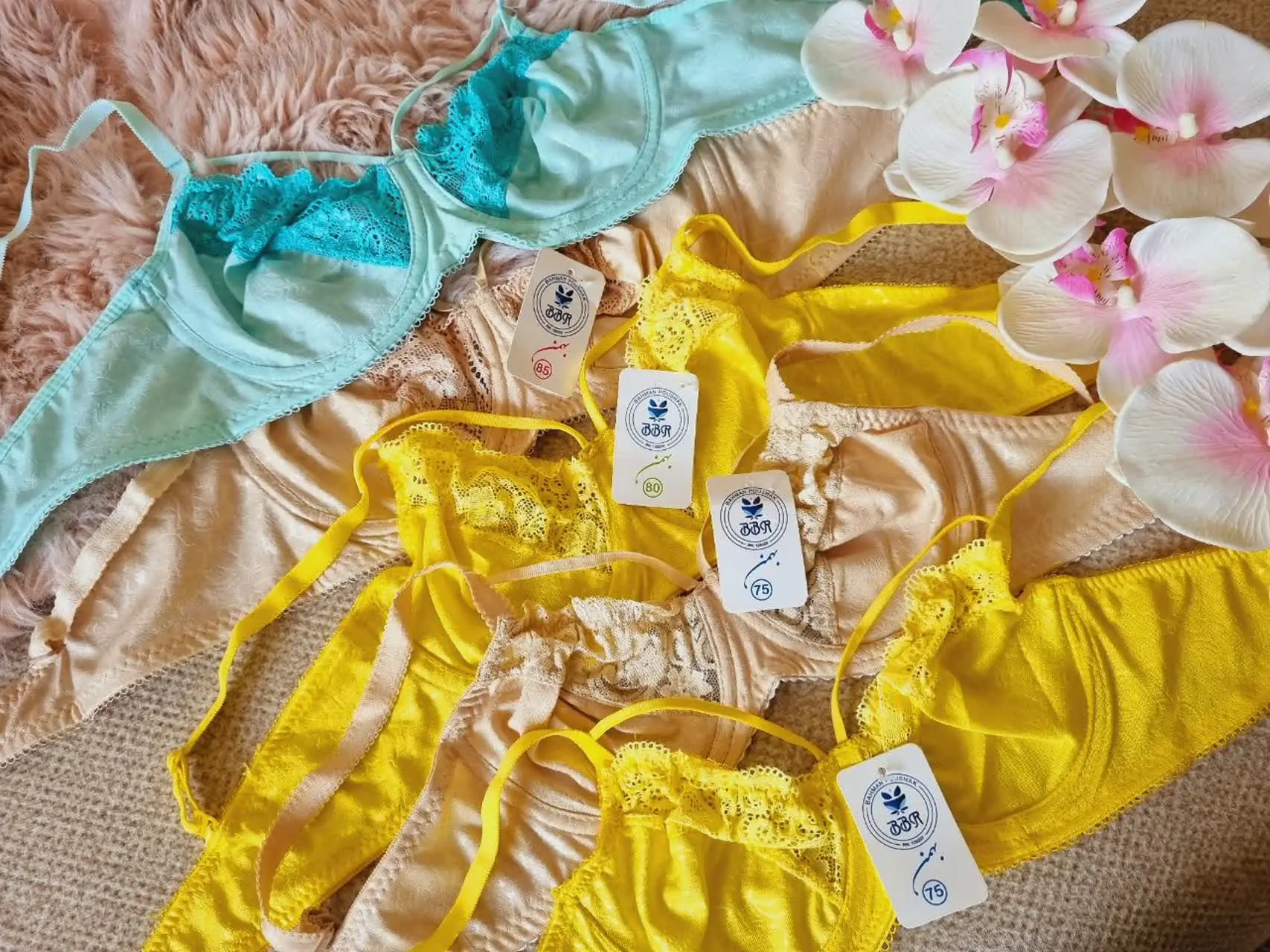 سوتین تک فنردار اقتصادی مجددا شارژ شد😍
