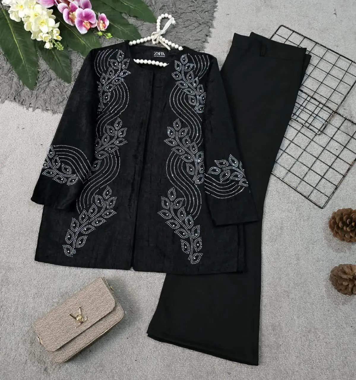 مانتو مخمل نگین کاری