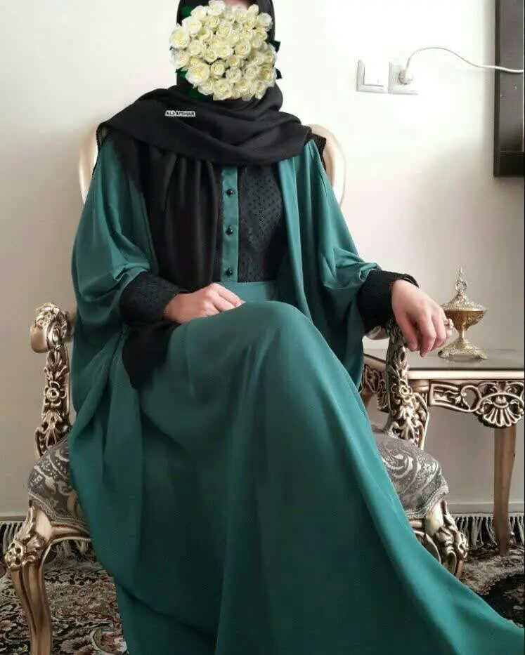 ✅عبای بحرینی تنخور عالی با جنس کرپ حریر اعلا از داخل عبا بند میخوره و پشت کمراز زیر عبا بسته میشه و یجورایی تنظیم سایز داره
