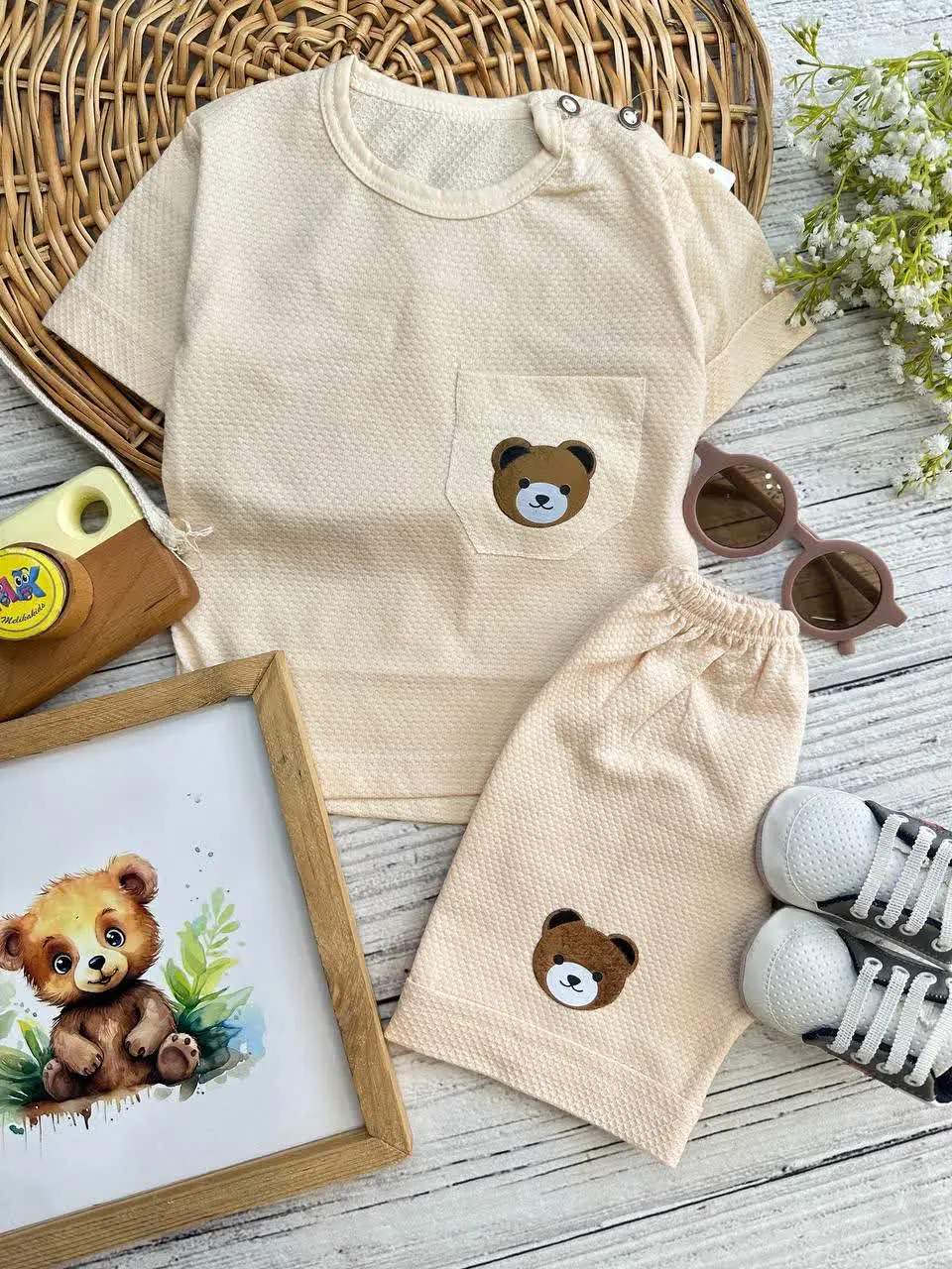 تیشرت شلوارک طرح خرس بیسکویتی کرمی نوزادی و کودک کد ۱۱۰۹۴ 
