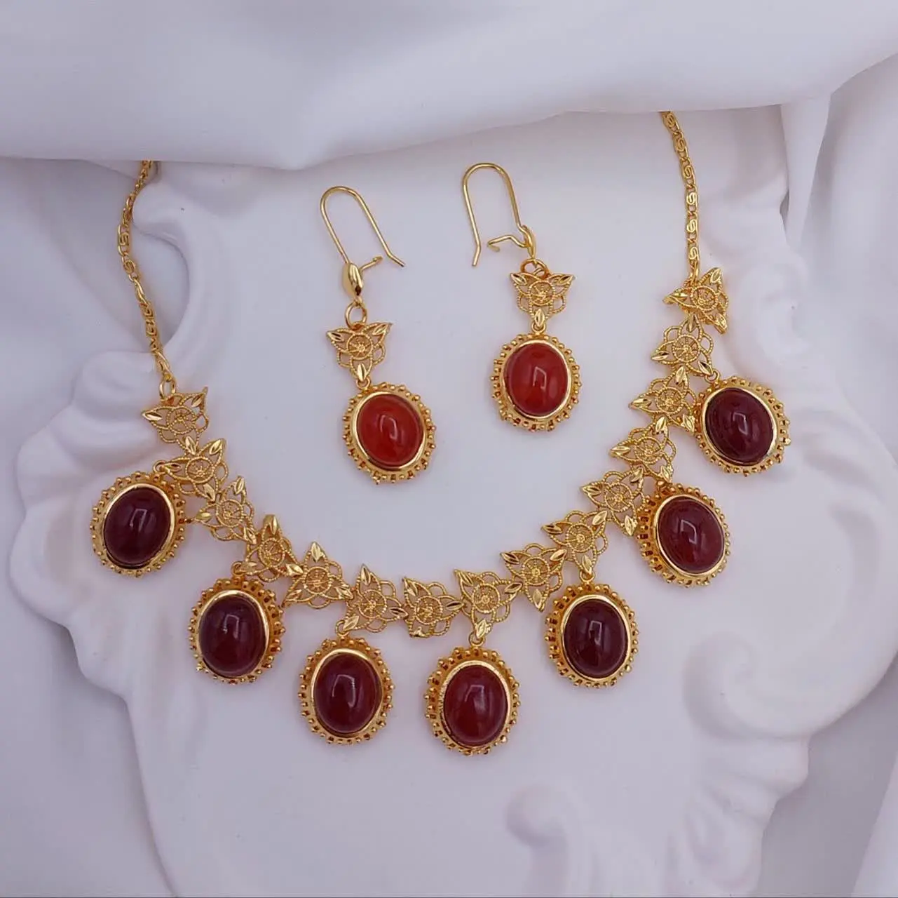 نیم ست  طرح طلا عقیق جدید😍