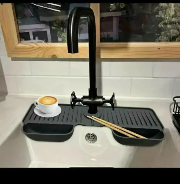 ابگیر سیلیکونی خورجین دار دور شیر 😍😍
