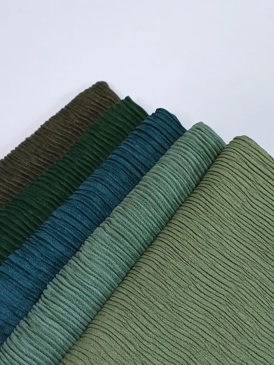 ☘ شال نخی پلیسه لبه لمه دار 🤩