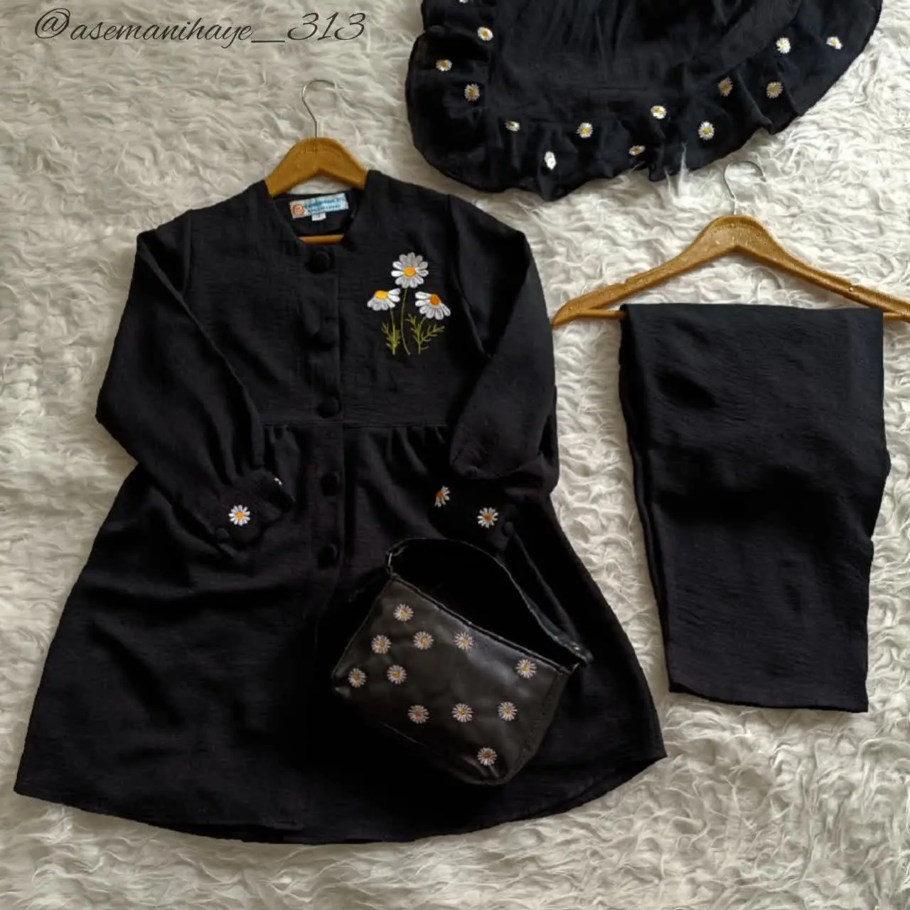 🌼مانتو و شلوار طرح بابونه
