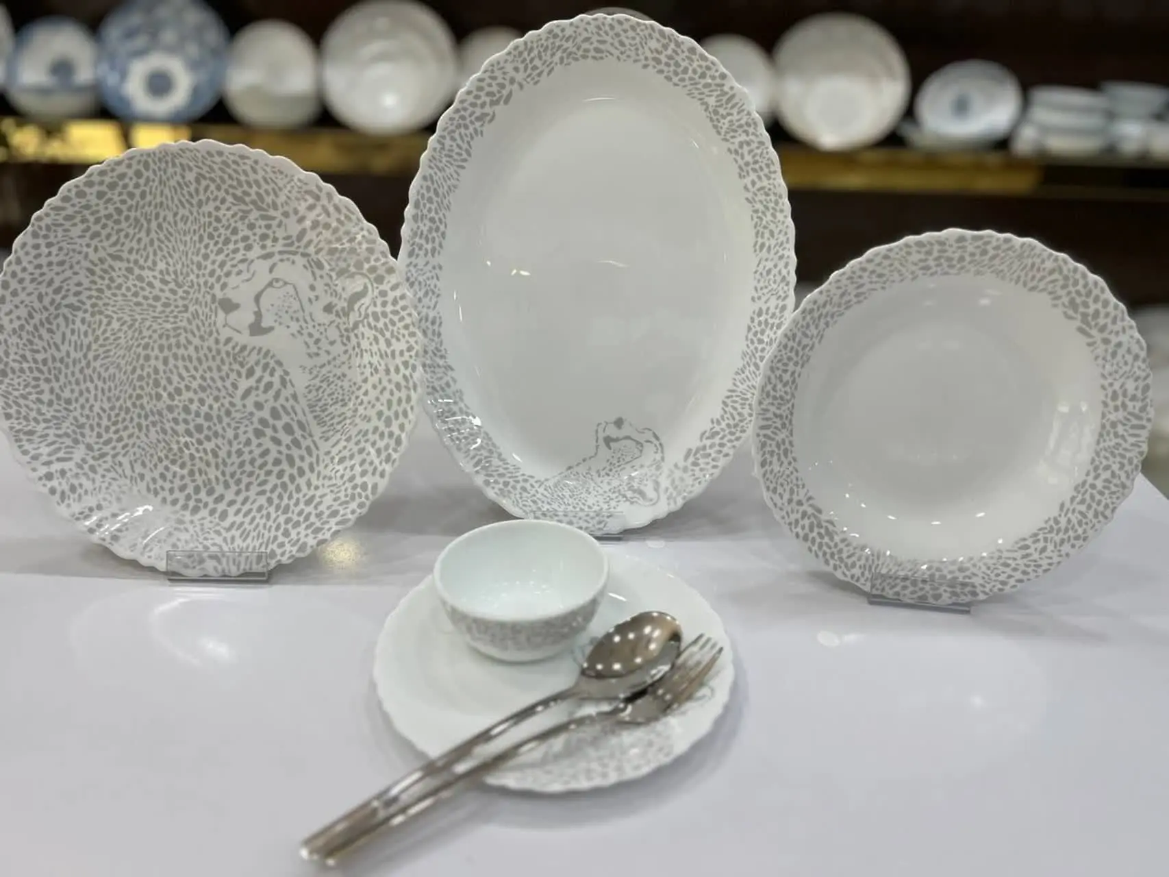 شامل ۶ عدد پلو ۶ عدد خورشت...