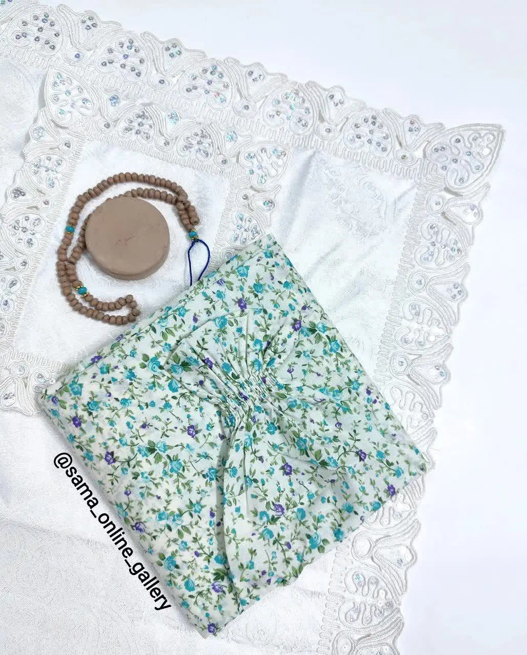 🌱چادر با گل‌های سبز 
