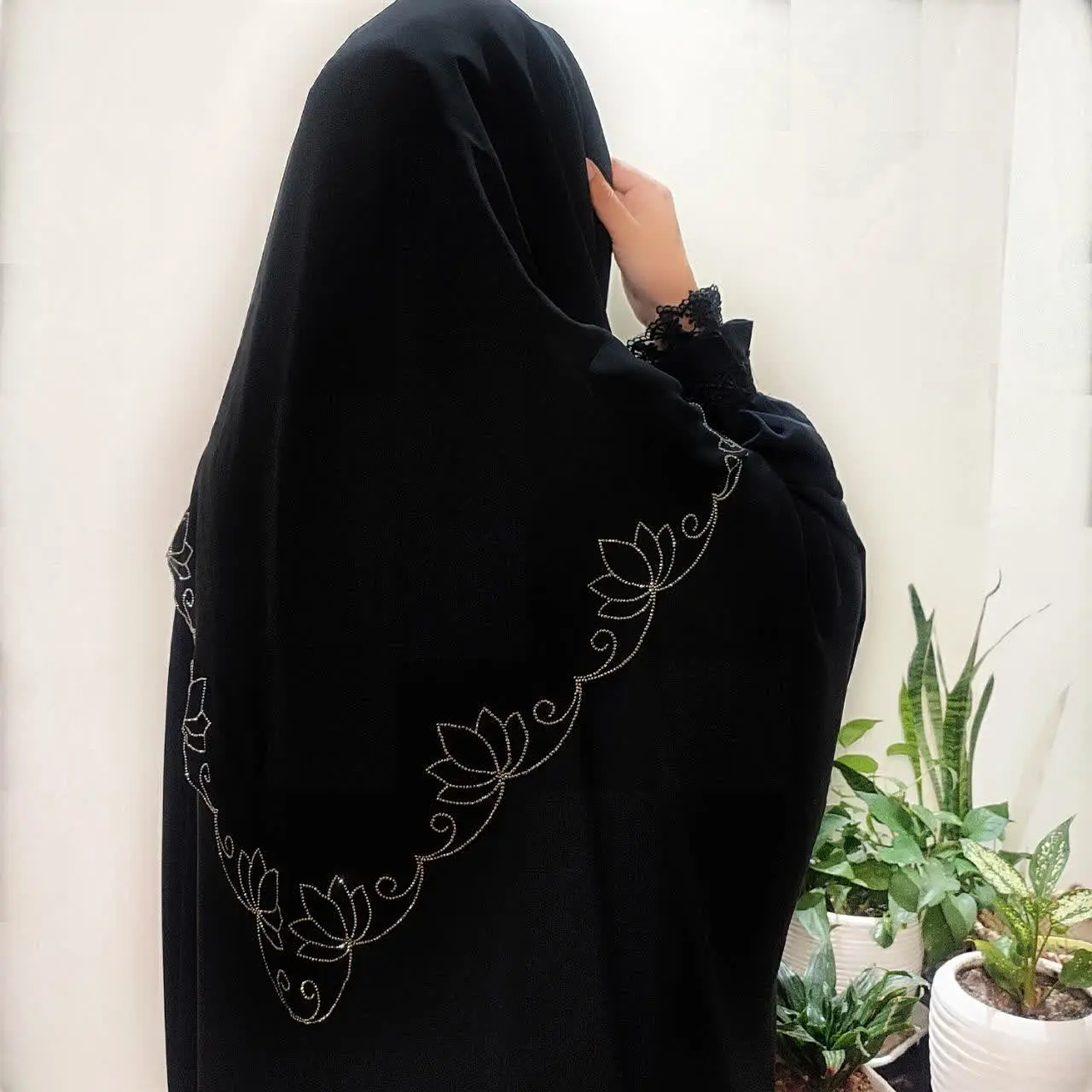 *طرح فوق العاده زیبای گل نیلوفر مرداب با نگین هفت رنگ و نگین سربی💎✨*
