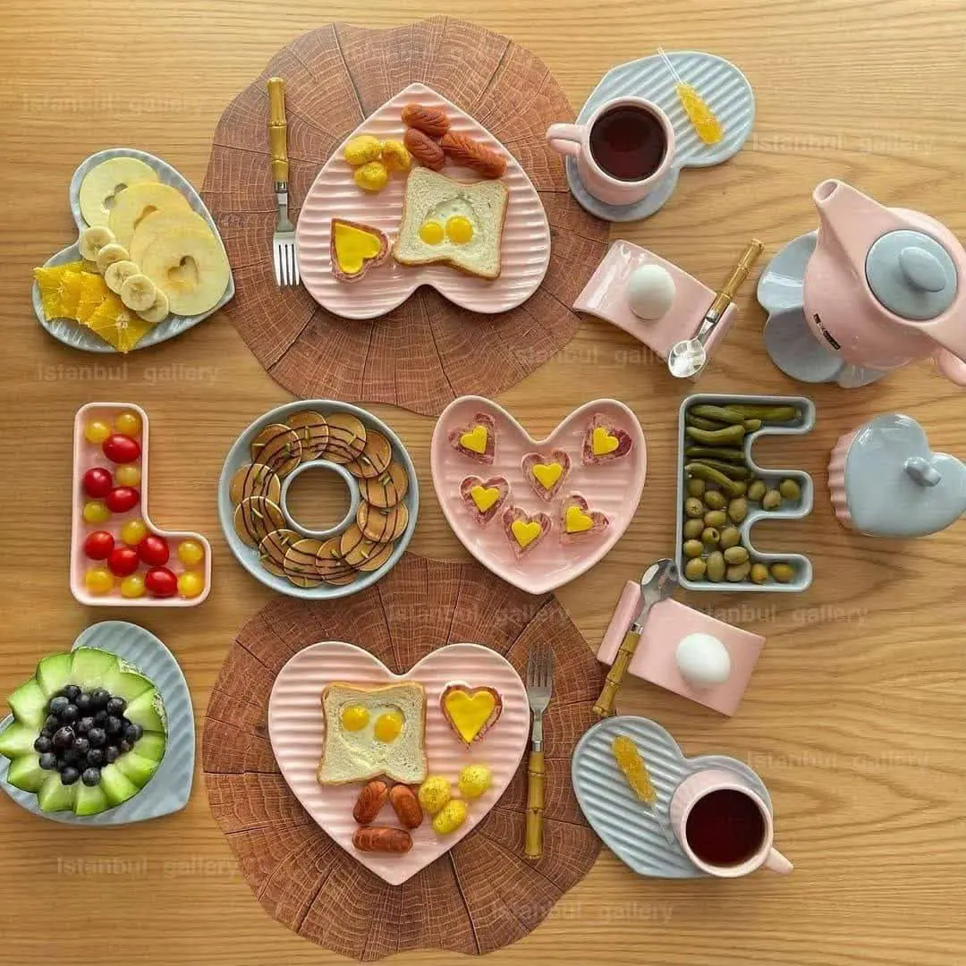 صبحانه خوری پر طرفدار طرح love 
