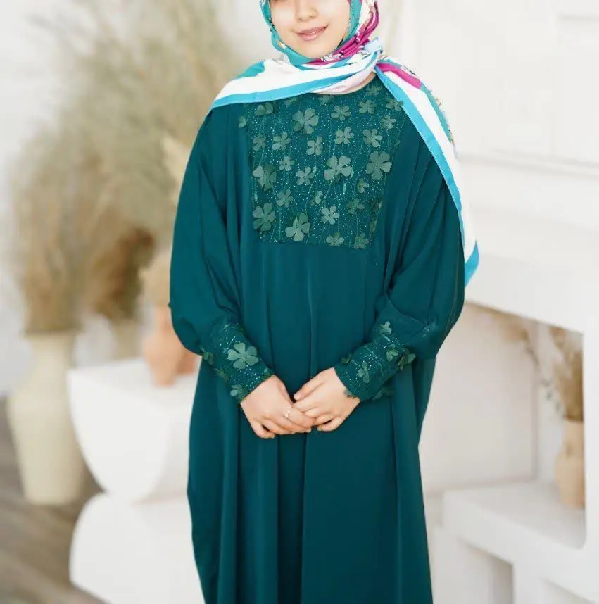 دوخته شده با شکوفه های بهاری🍃