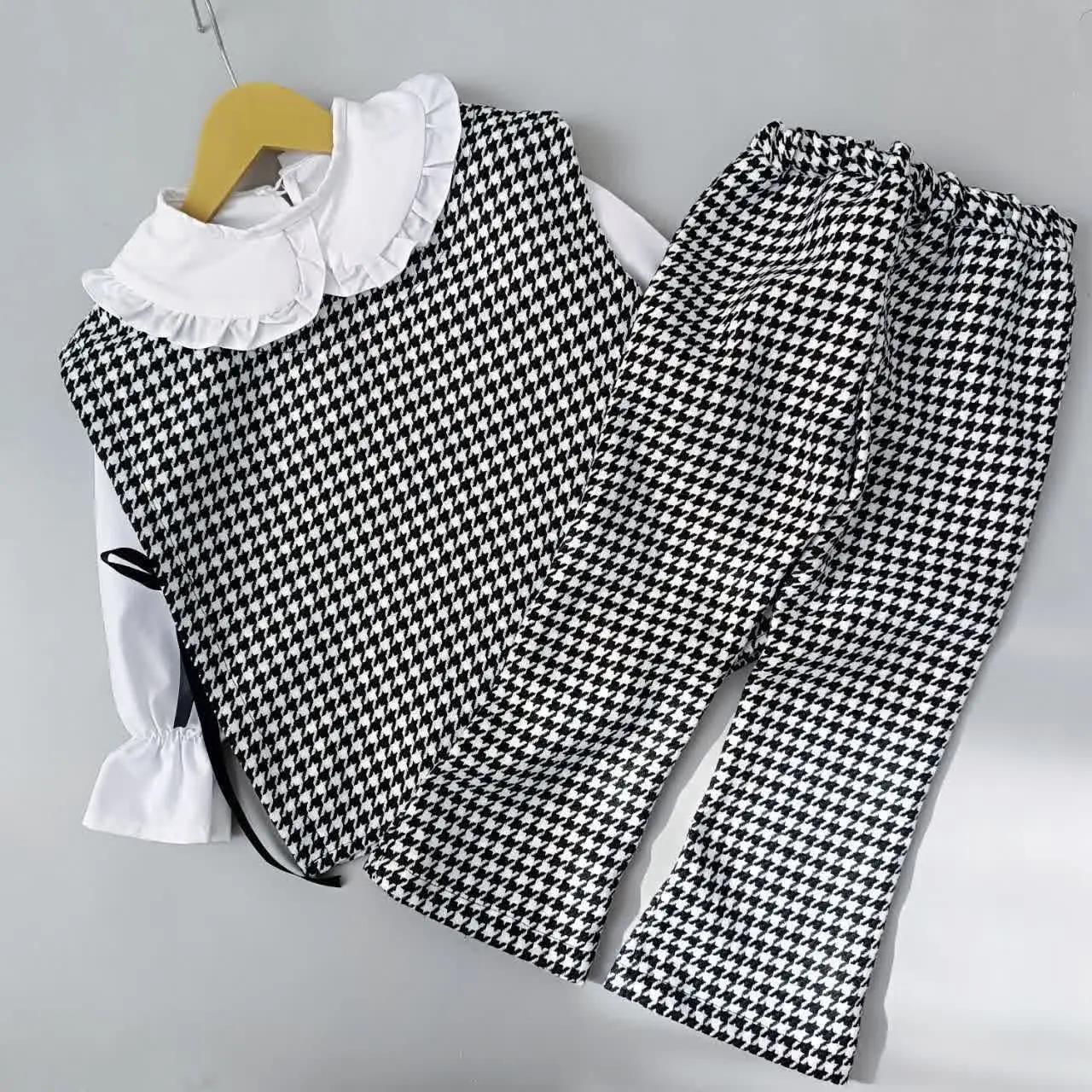 مدل وست آزاده 
