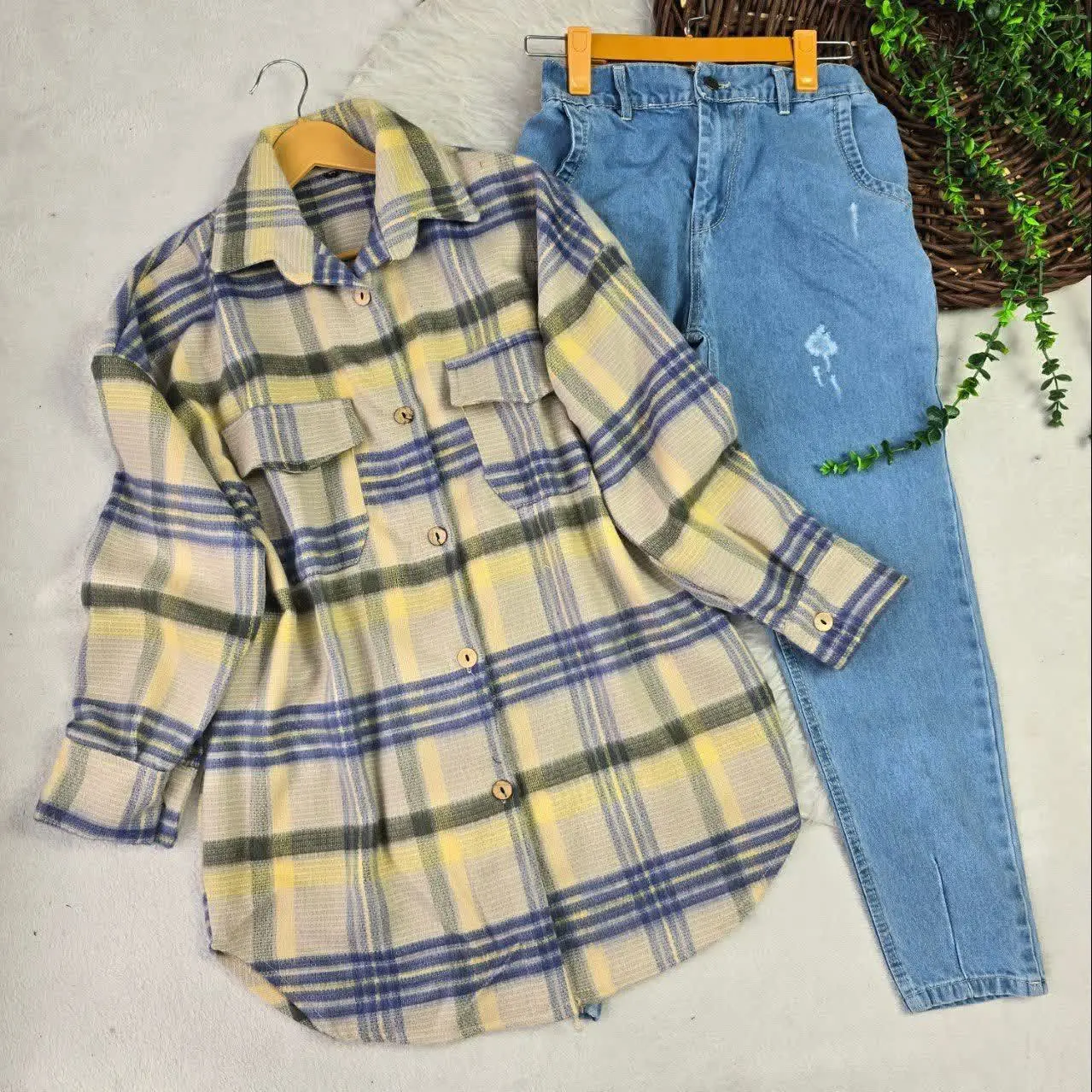 🍁 رنگ بندی: کرم، طوسی