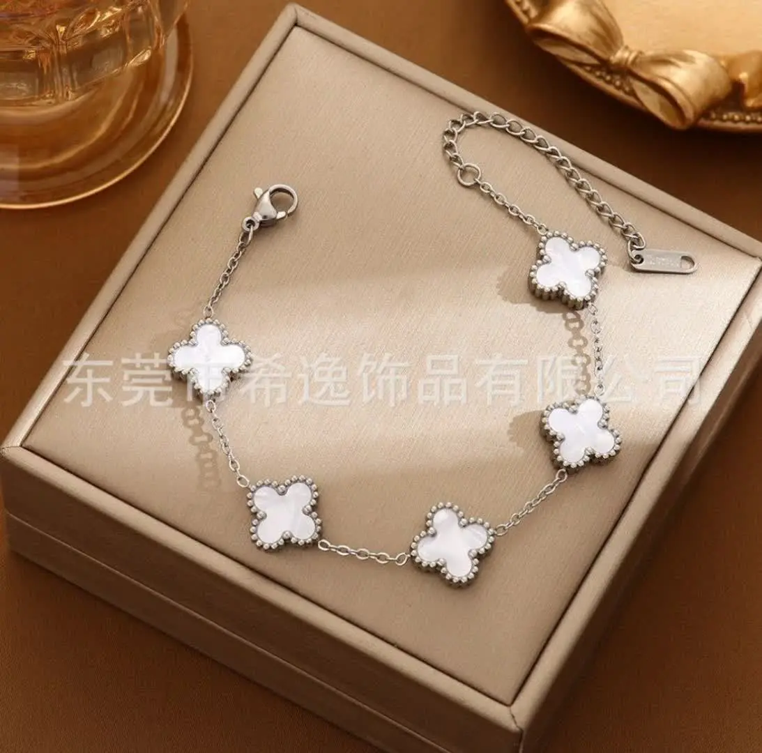 اکسسوری دستبند