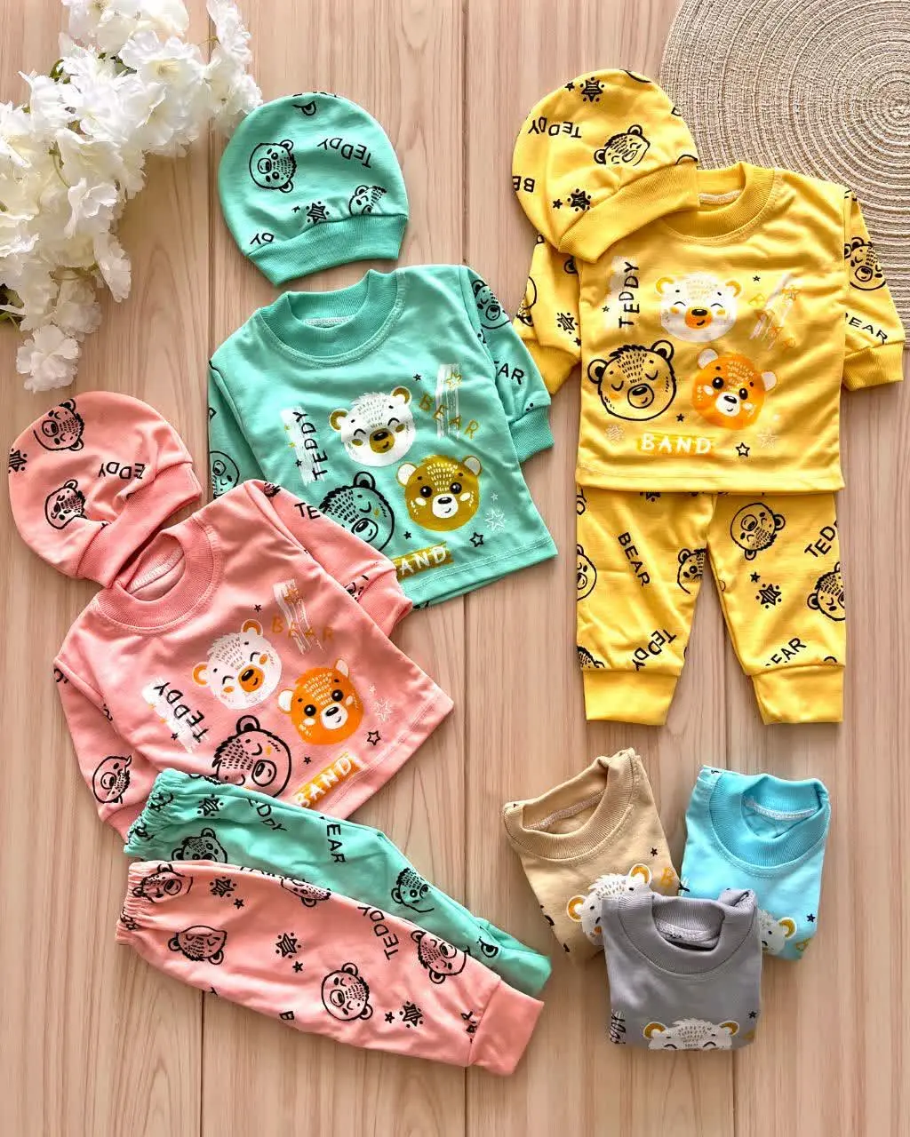 👶✨ لباس بچه‌گانه سه تیکه تدی! 
