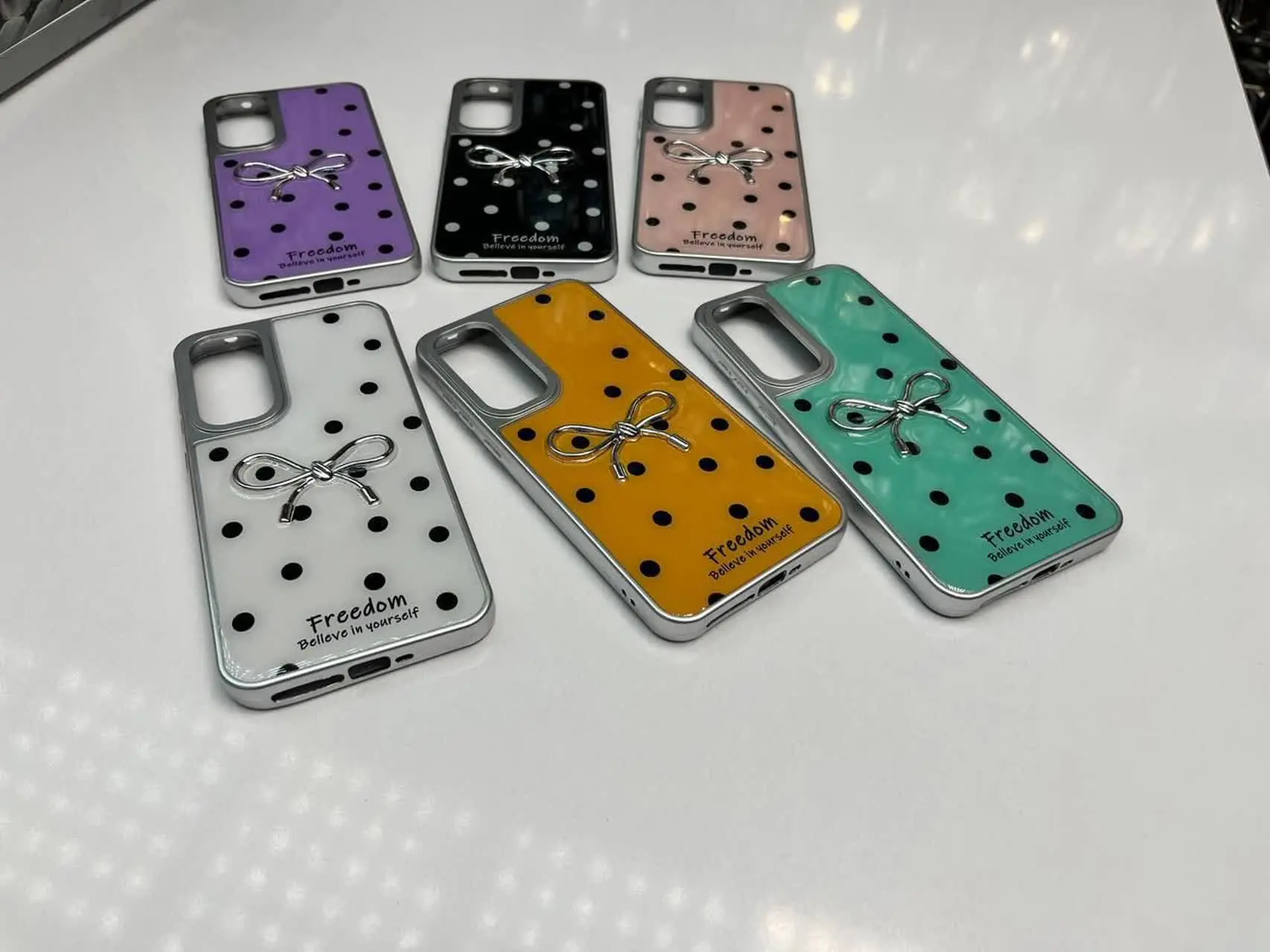 قاب رزین پاپیون خال خالی عروسک برجسته مخصوص انواع #سامسونگ #شیائومی و #آیفون 
