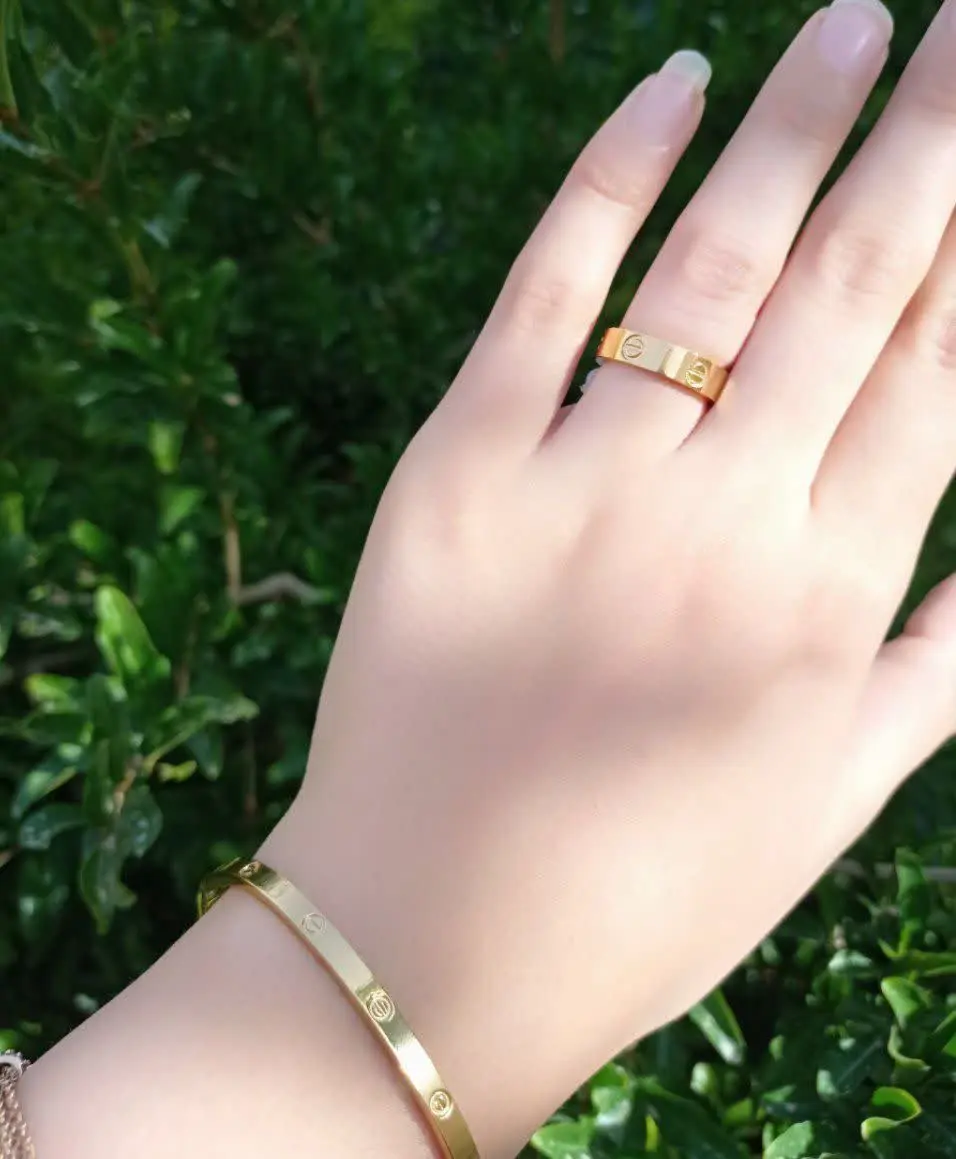 نگا چه شیکه😍خوود طلاست 😎
