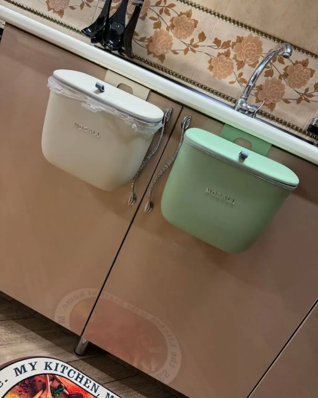 نصب دوم به دیوار حمام و سرو...