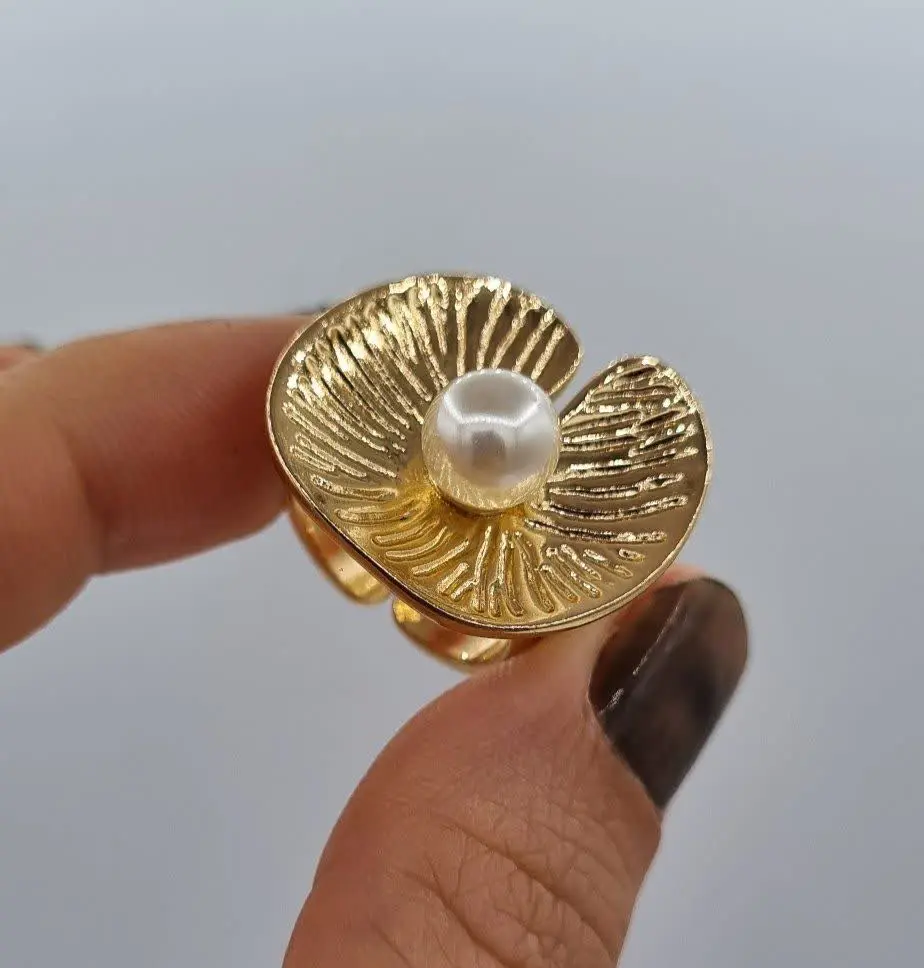 انگشتر طرح طلا