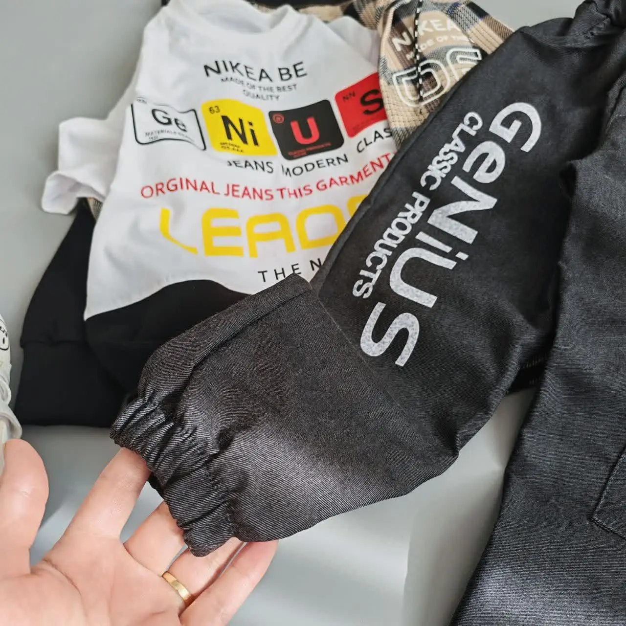 سه تیکه شامل پیراهن، تیشرت...