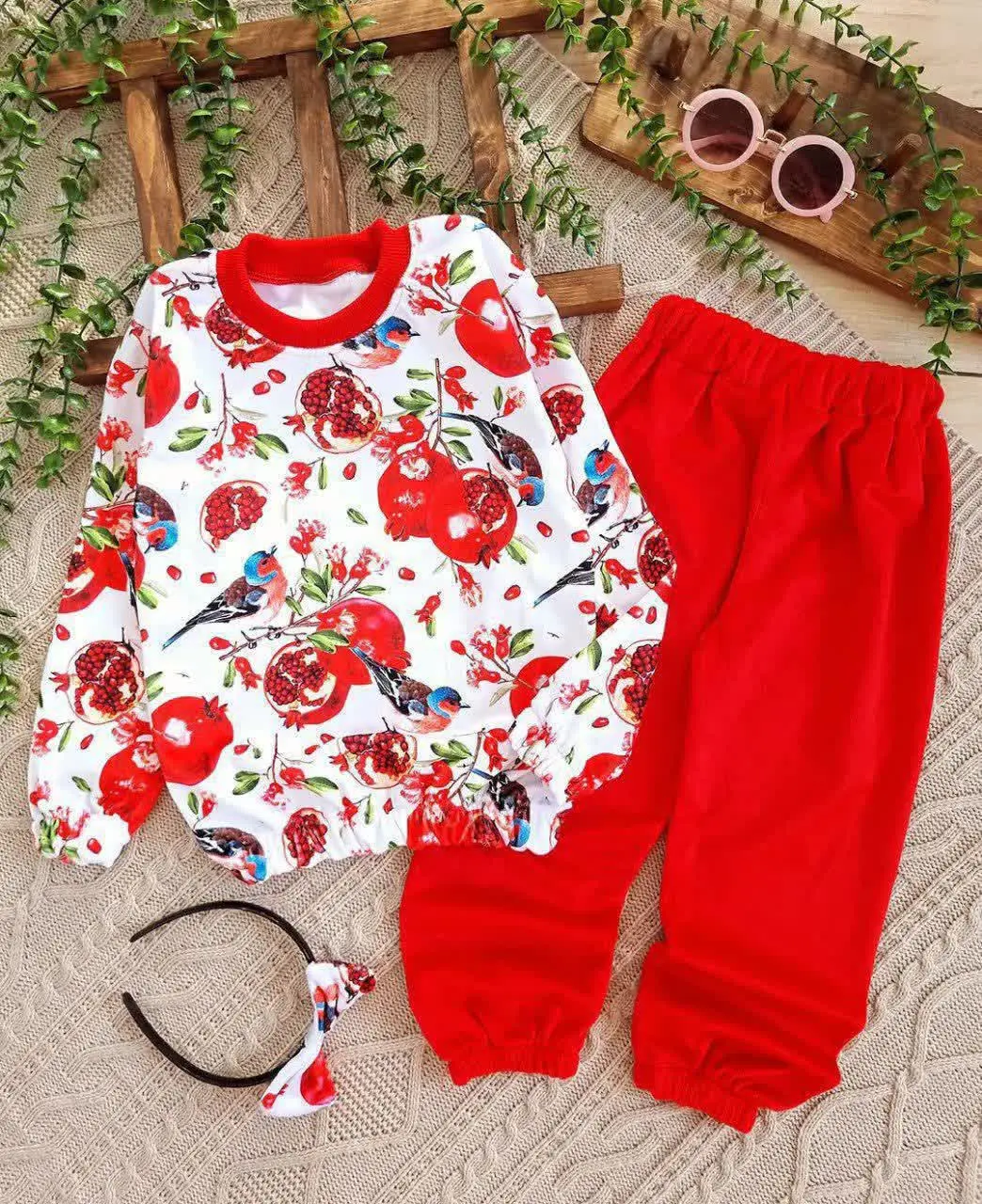 بلوز و شلوار مخمل به همراه تل
