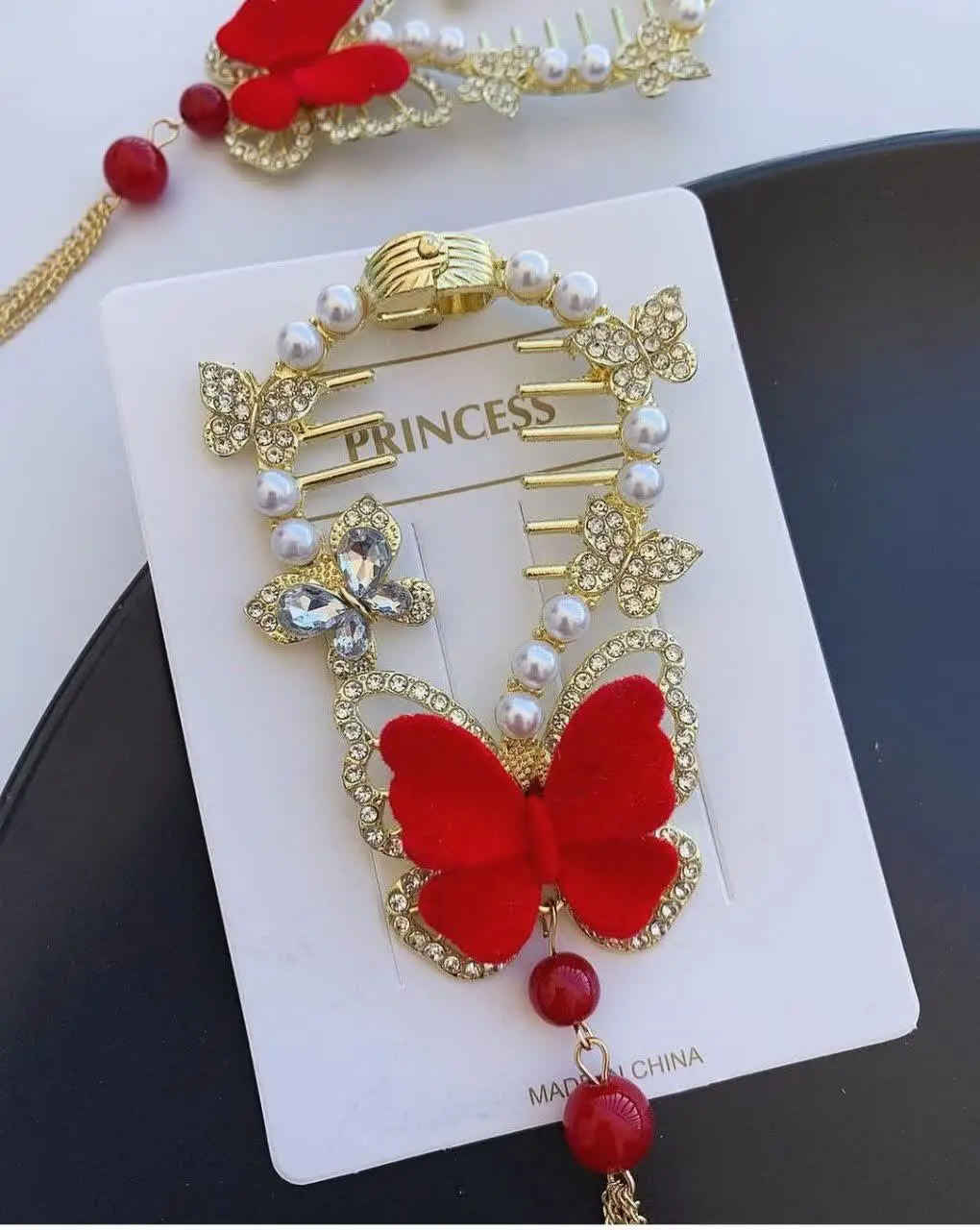 گوجه ای بی نظیر پروانه سرخ