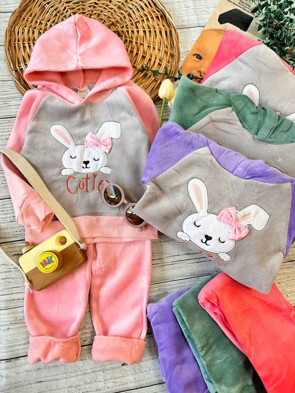 هودی شلوار مخمل توکرکی طرح خرگوش و پاپیون نوزادی و کودک کد ۱۶۰۰۶ 
