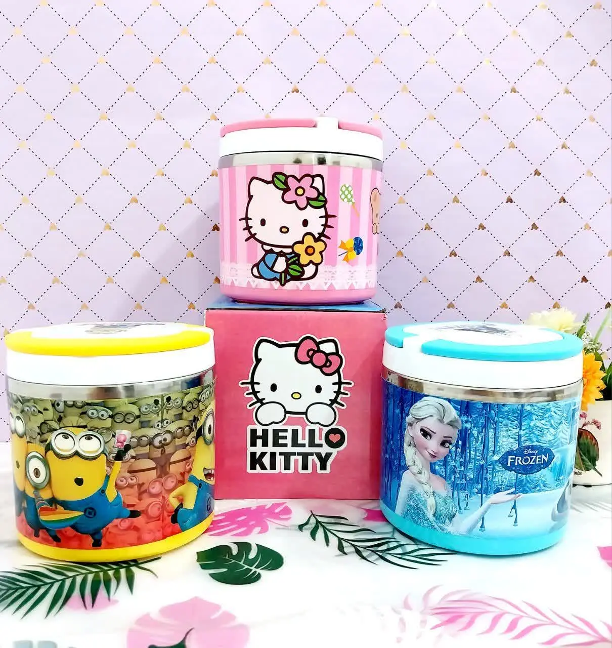 ظرف غذای کودک رنگ زرد وآبی 
