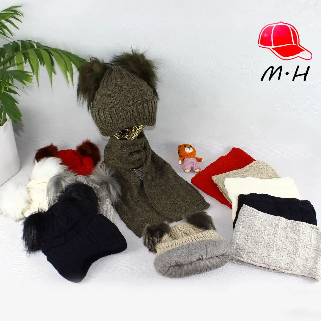 کلاه و شال بچگانه گوشدار هم...