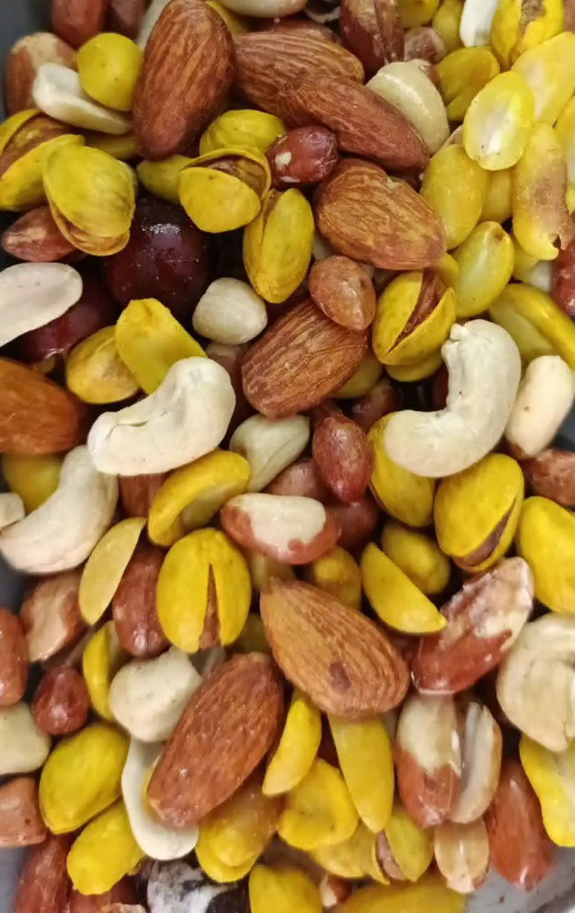 ✨شارژ مجددآجیل ۵ مغز لوکس
