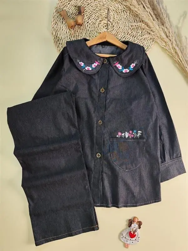 🧵 جنس: جین تنسل گلدوزی شده، کمر کش، مدل شلوار بگ 
