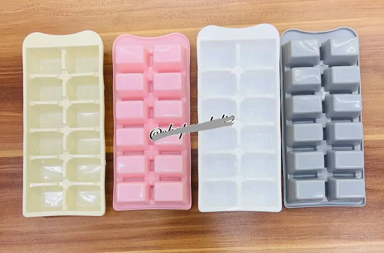 قالب یخ پلاستیکی
