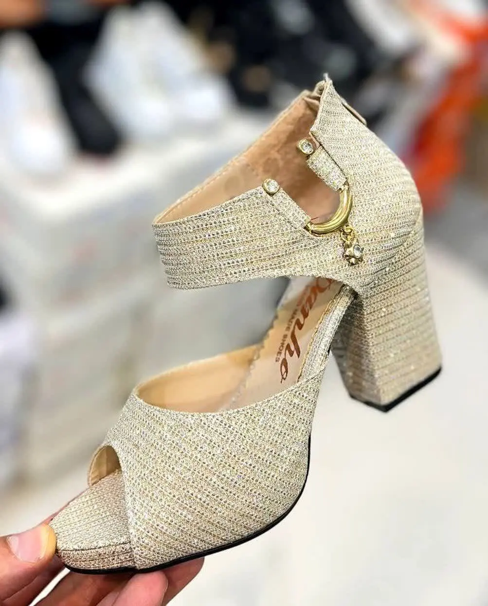 غیر ژورنالمجلسی شارژ شد 
